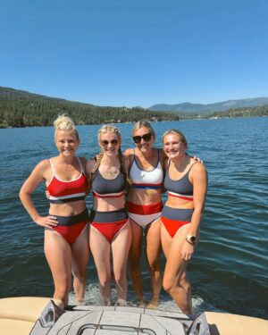 Elizabeth Smart Instagram - Fourth of July fun on the lake🇺🇸❤️ My favorite place with my favorite people!