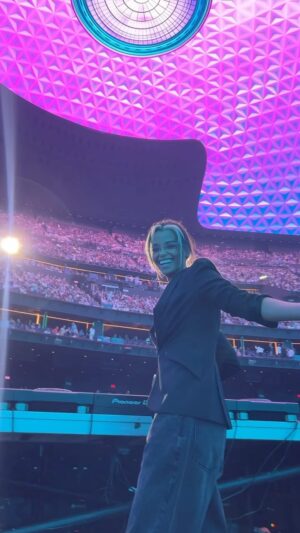 Ella Balinska Instagram - Never in my wildest dreams did I think that I would end up being the first person to DJ this big ‘ole dome. Tried to spot my mum in the crowd but ended up playing a final boss game of Where’s Waldo 🥹☠️ ps— can confirm the visuals are WILD. 🚀