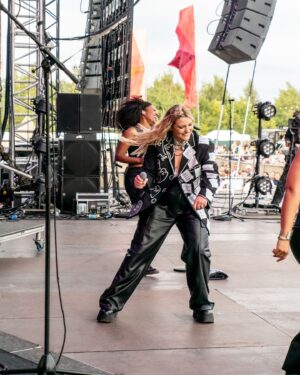 Ella Henderson Instagram - Bank holiday weekend with @yorkshirewildlifepark and @thebigfeastival 🙌🏼 Thank you so much to everyone who came down to watch and support, love you all!! 💖  E x x #festivalseason