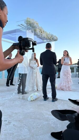 Elle Winter Instagram - I love them so much🥹🫶🏻best weekend ever 💒👰🏼‍♀️🤍

#singer #wedding #bride #discover #explore #reels #sister #love #viral #somewhere #weddingday