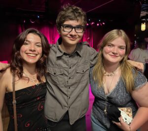Elliott Fullam Instagram - Thank you to all of you wonderful people who came to the first two shows! You were all so kind and I really appreciate you so much!!! Also THANK YOU to @minty_boi and thanks to @adolescent.dreams and @mysistermaura !!! Can’t wait to see you again 🖤🖤🖤🖤