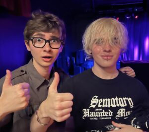 Elliott Fullam Instagram - Thank you to all of you wonderful people who came to the first two shows! You were all so kind and I really appreciate you so much!!! Also THANK YOU to @minty_boi and thanks to @adolescent.dreams and @mysistermaura !!! Can’t wait to see you again 🖤🖤🖤🖤