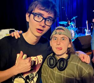 Elliott Fullam Instagram - Thank you to all of you wonderful people who came to the first two shows! You were all so kind and I really appreciate you so much!!! Also THANK YOU to @minty_boi and thanks to @adolescent.dreams and @mysistermaura !!! Can’t wait to see you again 🖤🖤🖤🖤