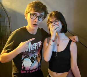 Elliott Fullam Instagram - Thank you to all of you wonderful people who came to the first two shows! You were all so kind and I really appreciate you so much!!! Also THANK YOU to @minty_boi and thanks to @adolescent.dreams and @mysistermaura !!! Can’t wait to see you again 🖤🖤🖤🖤