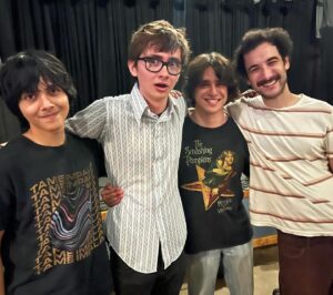 Elliott Fullam Instagram - Thank you to all of you wonderful people who came to the first two shows! You were all so kind and I really appreciate you so much!!! Also THANK YOU to @minty_boi and thanks to @adolescent.dreams and @mysistermaura !!! Can’t wait to see you again 🖤🖤🖤🖤