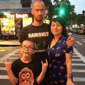 Elliott Fullam Instagram - HAPPY FATHER’S DAY to the coolest dad ever!! One of the most loving and hardest working people I will ever know. We already have made so many amazing memories/adventures going to shows, auditions, hikes, cons, etc and I’m looking forward to more! Thank you for being there for me every step of the way!! I love you dad and I hope you have a wonderful day 🖤🖤🖤🖤 #fathersday #family #grateful