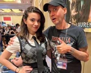 Elliott Fullam Instagram - HAPPY BIRTHDAY to @laurenlavera !!! We love you and we look forward to many more great times together! It’s been wonderful watching you grow as an actress!!! Have a great day, “big sis!”🖤🖤🖤🎉🎉🎉