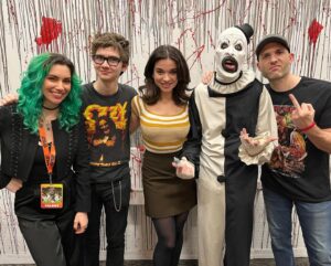 Elliott Fullam Instagram - HAPPY BIRTHDAY to @laurenlavera !!! We love you and we look forward to many more great times together! It’s been wonderful watching you grow as an actress!!! Have a great day, “big sis!”🖤🖤🖤🎉🎉🎉