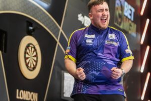 Elmar Paulke Instagram - Luke Littler ist der Premier League Champion 2024. Samt 9-Darter holt er sich seinen ersten Major-Sieg. 11:7 gewinnt the nuke die Wiederauflage des WM-Finals vs Luke Humphries. Und jaaaaa, ich war ein Zweifler, ob die Premier League nicht zu früh für ihn kam. Glückwunsch, Luke!!!! Überzeugender geht nicht. 

Game On!
