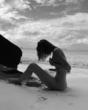 Elsa Hosk Instagram - Slice of summer🌊