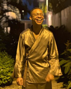 Emeka Nwagbaraocha Instagram - Was hosted to an Evening of drinks, food and good conversation.
A very big thank you @ngbritisharts for the Film Lab Africa initiative! 
Looking forward to this platform creating more opportunities for creatives in Nigeria and Africa at Large!!!

🥋: @10_elevenn 
Styling: @izuudokwu 

#BoyOnFire #FilmLabAfrica