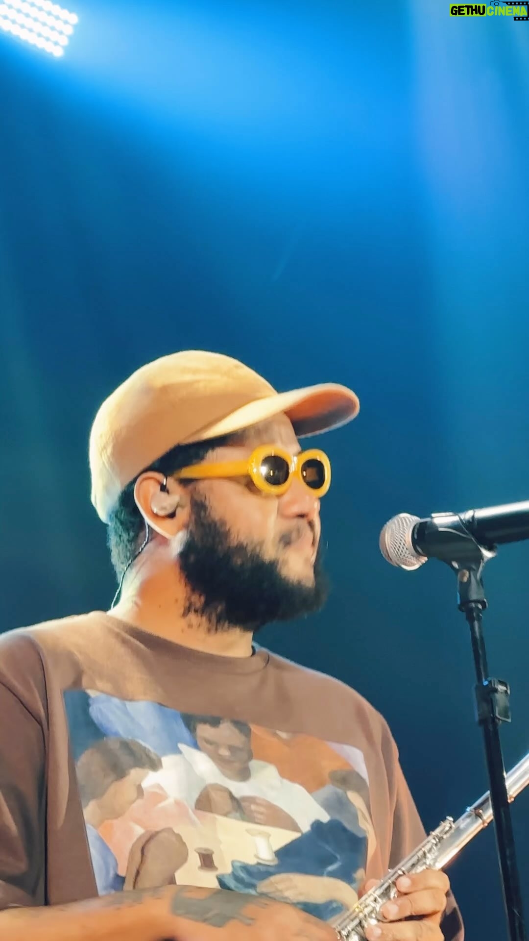 Emicida - 44.7K Likes - Não deu pra segurar as lágrimas já na segunda música… 💛🥹 Obrigado, Fortaleza! Nosso último show da turnê ‘AmarElo - A Gira Final’ não poderia ter sido de nenhuma outra forma senão com vocês. Acabou, mas tem…
📹 @carolyny / @bmaisca