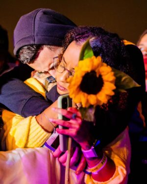 Emicida Instagram - Quem aí já colou na nossa Gira Final? Quero ver o registro de vocês 💛

📸 @juliabandeiraph
Acervo Lab Fantasma