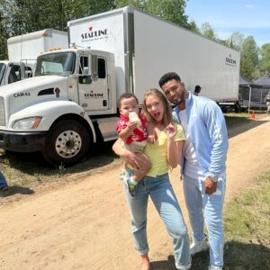 Emilia McCarthy Instagram - @skymedtvseries season 2 is now on @paramountplus! 👨‍👩‍👦✈️