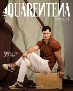Emiliano D'Ávila Instagram - ➡️ Arraste pro lado e me diga de qual foto ou resposta gostou mais. 😃

O ator @emiliano.davíla é capa de maio de @aquarentenamag

O ator entrou no set e já de cara, encantou toda a equipe. De fala mansa, seu leve sotaque e de uma beleza cativante. Todos os pontos se ligaram com aquele menininho que estreou nos palcos de Salvador aos 11 anos de idade.

Essa edição clicada metade em uma galeria de arte e metade no estúdio nos possibilitou momentos memoráveis, textos, lembranças declamadas por um ator que sabe de onde veio e sabe onde quer chegar. Emiliano transcende.

Foto: @ronaldofcorrea/@pdifotografia Beleza: @lemendes_br (Toda a beleza foi produzida com produtos veganos e não testados em animais).
Cabelo: @giovanevfranca
Arte: @theocporto
Assistente de produção: @kcirtannes
Produção executiva: @casadorobim
Locação: @estudiopdi
Editor-chefe e styling: @ronaldorobim

#emilianodavila #aquarentenamag #ator #teatro #arte #maio #capa #revistaeletronica #veganismo
