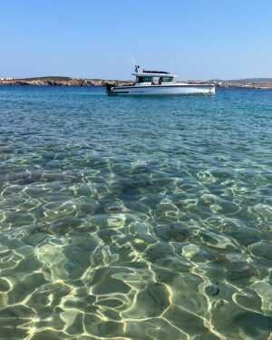 Émilie Nef Naf Instagram - Paros trip 🇬🇷🤍