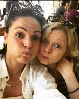 Emilie de Ravin Instagram - Happy Birthday beautiful!!! 
Love you to the moon and back 💋💋💋
There’s no one I’d rather eat a shoe with. (Nor have I tried since 😜)