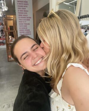 Emilie de Ravin Instagram - Looking through📱📸 - ran into this beautiful friend (& amazing powerhouse of a young woman) a few weeks ago. Love me a random-unexpected-wonderful-surprise-encounter-with-an awesome-human! 
Love ya Bailee 💋💋💋

#belle #babysnow #ouat #onceuponatime