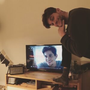 Emilien Vekemans Instagram - Si tu sais pas quoi faire ce soir n’hésite pas à me regarder sur Netflix 💩✌️ 🎬”Transfers” série @artefr