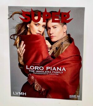 Emilio Insolera Instagram - Super thanks to @lesliekeesuper and @lvmh ! Honored to be a part of this universe. 
A limited number of off-duty “SUPER LVMH” magazines featuring these photos will also be published, so if you’re interested, be sure to stop by the gallery 🇺🇸

Muchas gracias a Leslie Kee y LVMH! Es un honor ser parte de este universo.
También se publicará un número limitado de revistas "SUPER LVMH" con estas fotos. Si están Interesados/as asegúrense de pasar por la galería 🇦🇷

Grazie infinite a Leslie Kee e LVMH! È un onore per me far parte di questo universo.
Sarà pubblicato anche un numero limitato di riviste "SUPER LVMH" contenenti queste foto. Se siete interessati/e assicuratevi di passare alla galleria 🇮🇹

Leslie KeeとLVMHに心からの感謝を！この宇宙の一部となれることを光栄に思います。
これらの写真を特集した『SUPER LVMH』マガジンも限定数で発行されますので、興味のある方はぜひギャラリーにお立ち寄りください 🇯🇵

写真展「SUPER LVMH ～ ART DE VIVRE」Photographed by Leslie Kee
期間：4月19日（金）～5月19日（日）
時間：11:00～19:00
会場：21世紀アカデミア

@lvmh 
@lesliekeesuper
@supermagazinenyc
@carolainsolera 
@marghefabb 
#lvmh 
#supermagazinenyc
#lesliekee

@loropiana