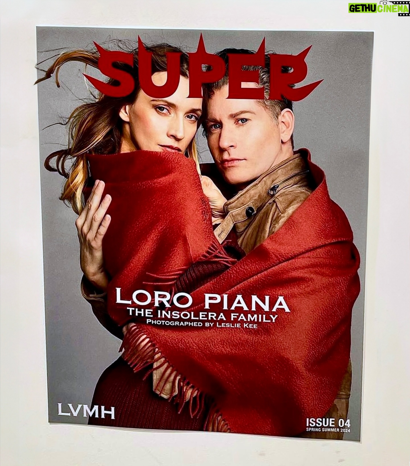 Emilio Insolera - 3 Likes - Super thanks to @lesliekeesuper and @lvmh ! Honored to be a part of this universe.
A limited number of off-duty “SUPER LVMH” magazines featuring these photos will also be published, so if you’re interested, be sure to stop by the gallery 🇺🇸
Muchas gracias a Leslie Kee y LVMH! Es un honor ser parte de este universo.
También se publicará un número limitado de revistas "SUPER LVMH" con estas fotos. Si están Interesados/as asegúrense de pasar por la galería 🇦🇷
Grazie infinite a Leslie Kee e LVMH! È un onore per me far parte di questo universo.
Sarà pubblicato anche un numero limitato di riviste "SUPER LVMH" contenenti queste foto. Se siete interessati/e assicuratevi di passare alla galleria 🇮🇹
Leslie KeeとLVMHに心からの感謝を!この宇宙の一部となれることを光栄に思います。
これらの写真を特集した『SUPER LVMH』マガジンも限定数で発行されますので、興味のある方はぜひギャラリーにお立ち寄りください 🇯🇵
写真展「SUPER LVMH ~ ART DE VIVRE」Photographed by Leslie Kee
期間:4月19日(金)~5月19日(日)
時間:11:00~19:00
会場:21世紀アカデミア
@lvmh
@lesliekeesuper
@supermagazinenyc
@carolainsolera
@marghefabb
#lvmh
#supermagazinenyc
#lesliekee
@loropiana