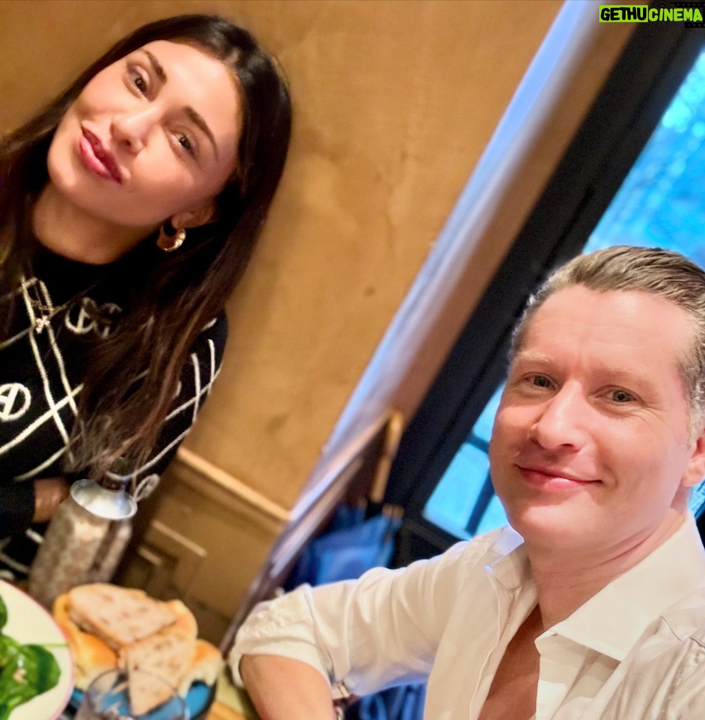 Emilio Insolera - 3 Likes - Meraviglioso pranzo in un lunedì piovoso ☔️ con la fantastica @belenrodriguezreal
Wonderful lunch on a rainy Monday ☔️ with fantastic @belenrodriguezreal
Maravilloso almuerzo en un lunes lluvioso ☔️con la fantástica @belenrodriguezreal