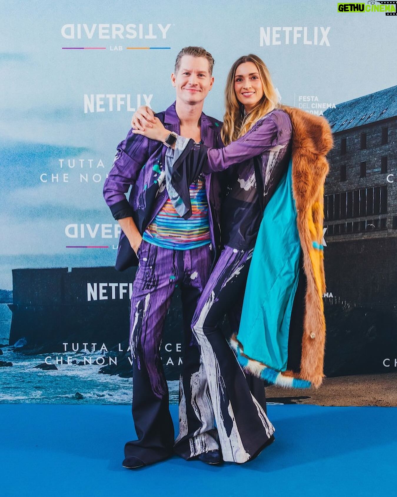 Emilio Insolera - 3 Likes - Complimenti a @netflixit per l'eccellente impegno a garantire l'accessibilità universale, dall'accoglienza degli ospiti con interpreti LIS alla proiezione del film con sottotitoli e audiodescrizioni.
Il segreto del cambiamento è concentrare la tua energia non nel combattere il vecchio, ma nel costruire il nuovo.
@emilioinsolera @carolainsolera @anainsolera @es_pr_communication @e_schmeidler @dhruvkapoor Crediti @virginiabettoja /Netflix