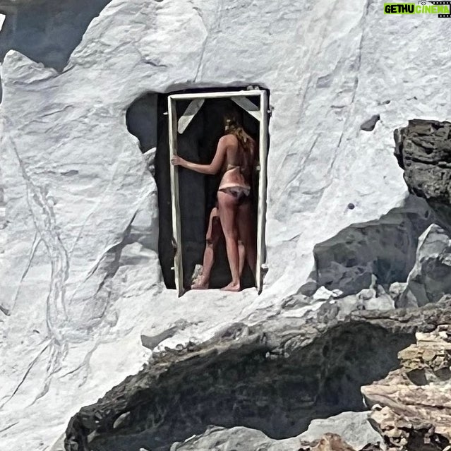 Emilio Insolera - 3 Likes - Can you find us? See next pic. Doing my own business with my queen 👍
Taken last summer, been too busy that forgot to post this one.