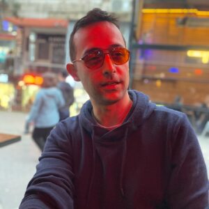 Emir Çubukçu Instagram - 👓 
📸: @boraakkas