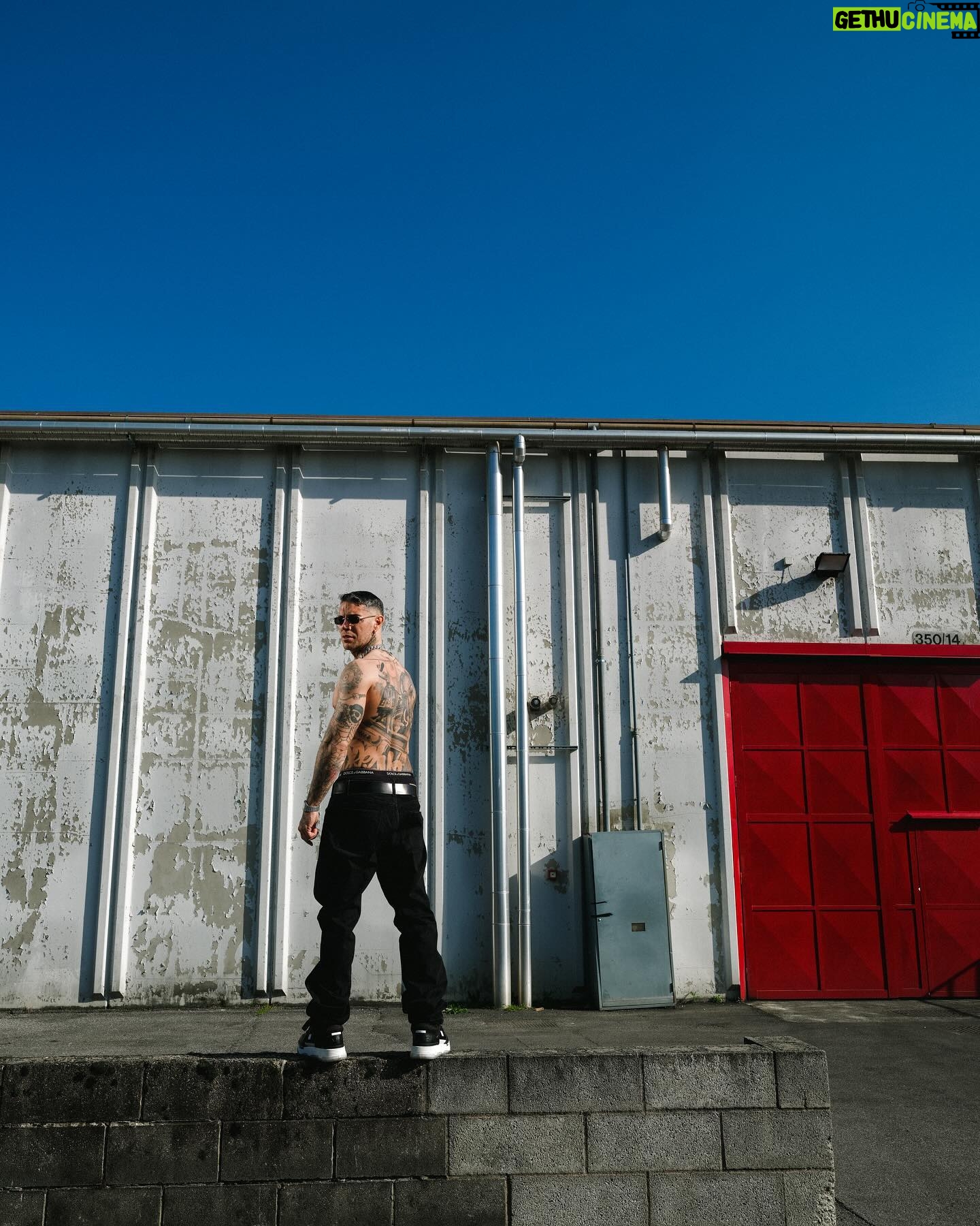 Emis Killa - 75K Likes - I biglietti per EM15 sono disponibili ora! Link in bio e nelle stories. 🎫