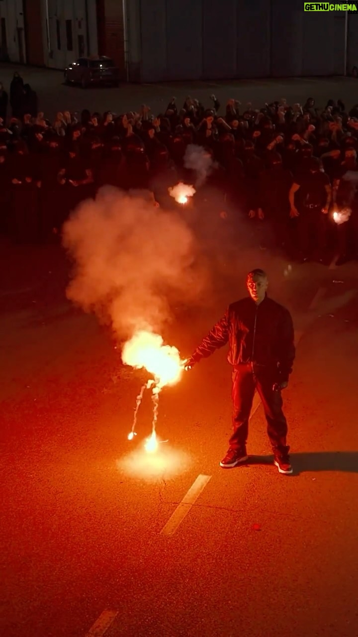 Emis Killa - 73.3K Likes - EM15
2 settembre 2024