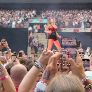 Actress Emma Bunton HD Instagram Photos and Wallpapers August 2024