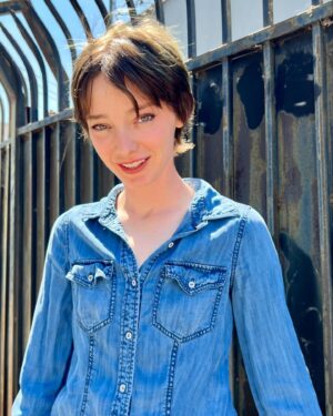 Emma Dumont Instagram - 