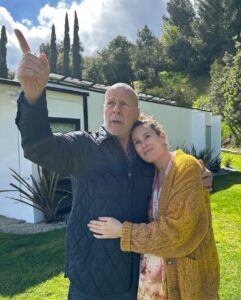 Actress Emma Heming HD Photos and Wallpapers December 2024