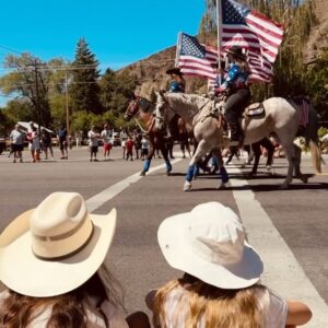 Emma Heming Instagram - Happy 4th of July! 🇺🇸🇺🇸🇺🇸 
*and if you don’t have cowboy boots, just put your snow boots on, it’s fine 😉