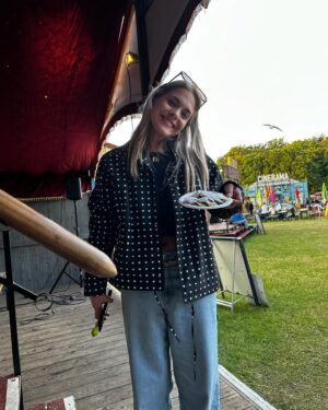 Emma Keuven Instagram - life recently 🧸💖🎓🎠🕺🌸🐝