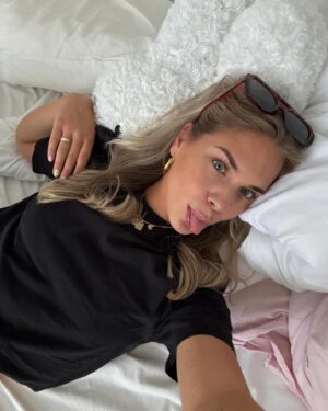 Emma Keuven Instagram - life recently 🧸💖🎓🎠🕺🌸🐝