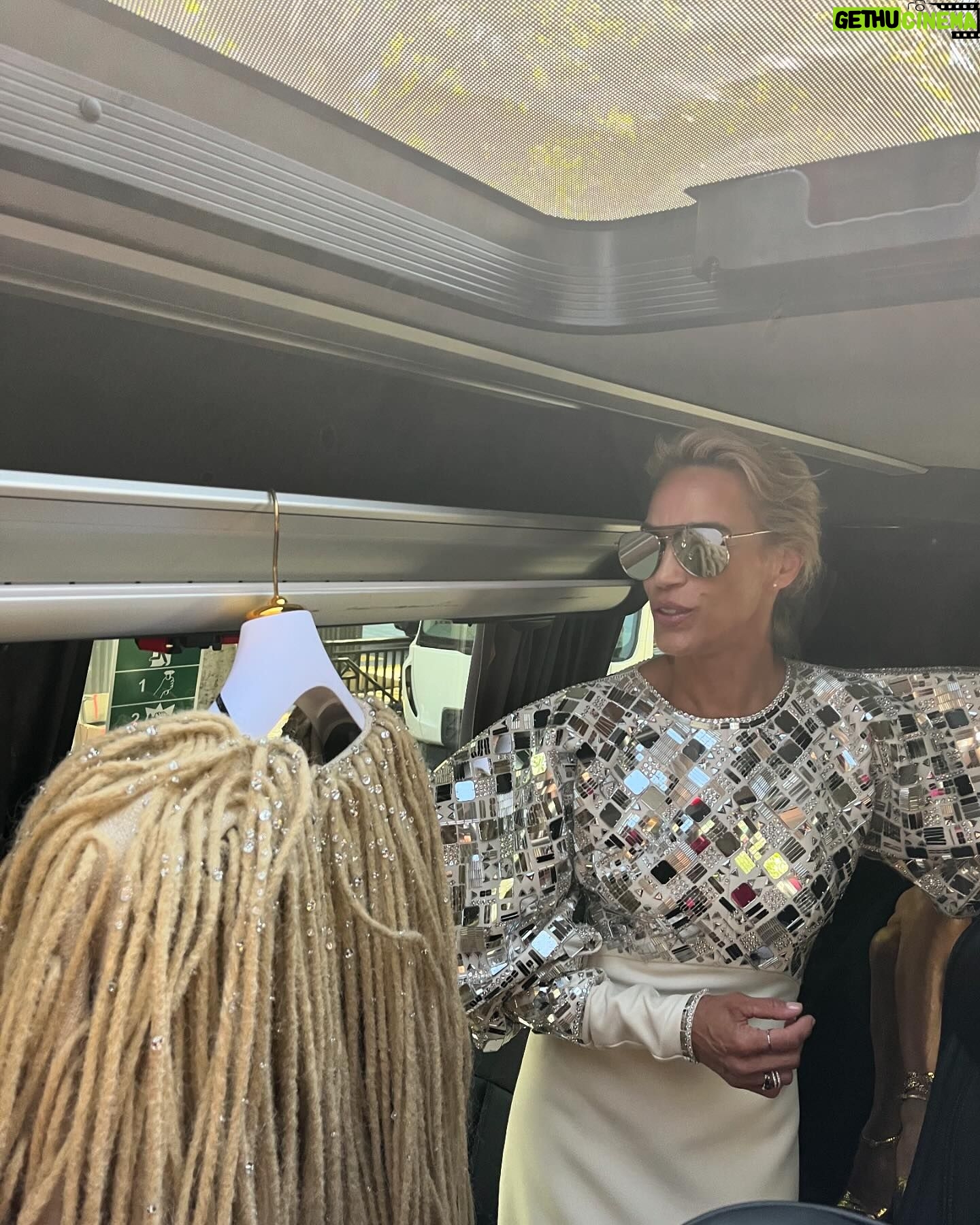 Emma Wiklund - 2.3K Likes - Amazing show yesterday from @stephanerolland_paris for Haute Couture here in Paris. It was so beautiful! Thank you for inviting me and introducing me to one of your amazing couture dresses.