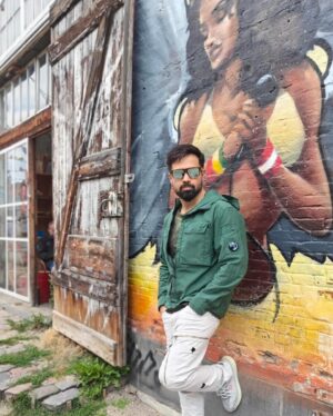 Emraan Hashmi Instagram - The world is your canvas 🎨🖌️