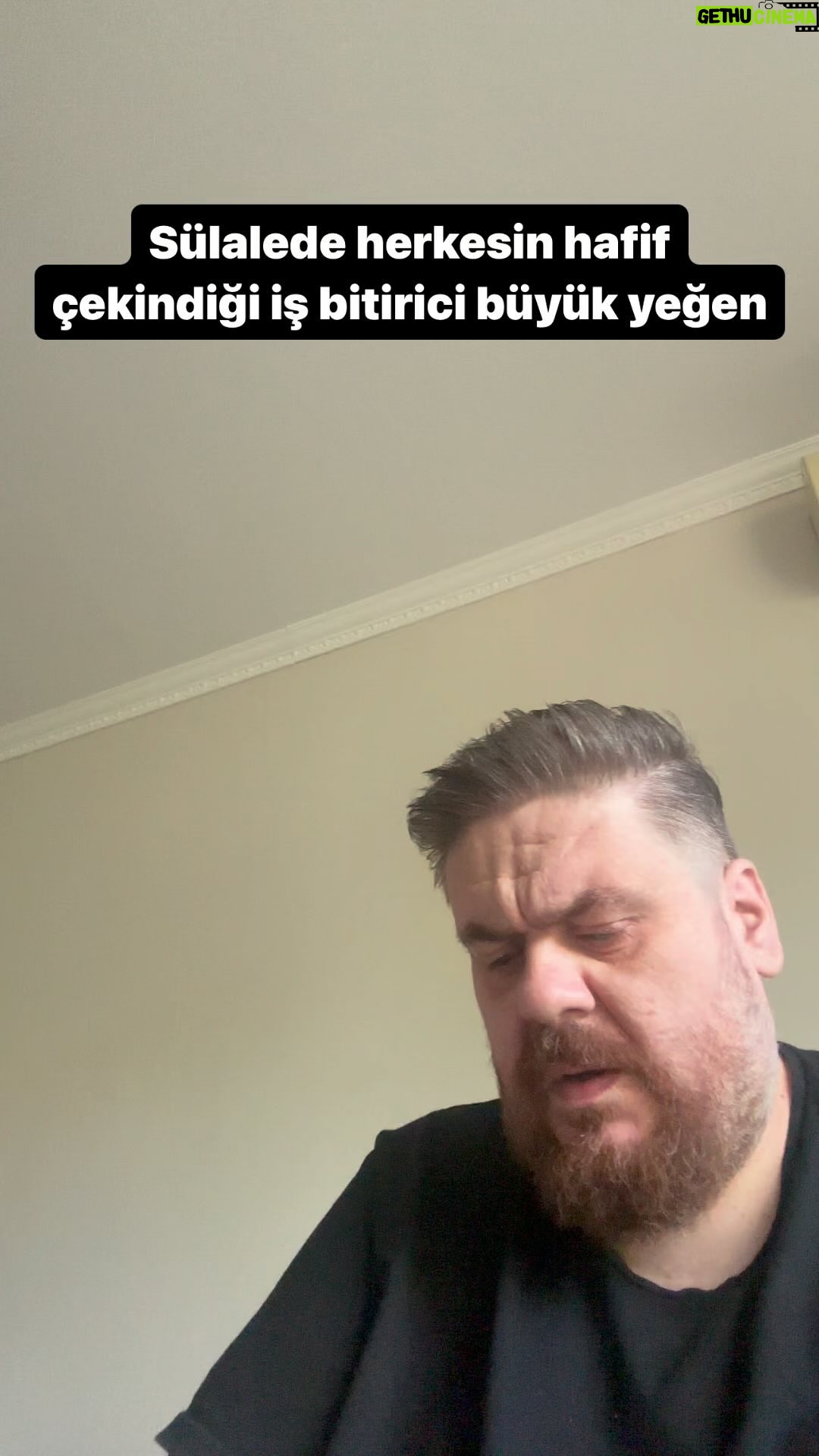 Emre Mutlu - 54.1K Likes - Sülalede herkesin hafif çekindiği iş bitirici büyük yeğen.