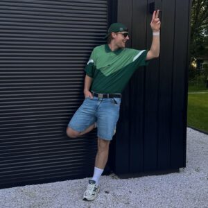 Enzo Knol Instagram - Nieuwe kleding style unlocked 🔓 Daddy cool 😎 

Ps. Vandaag komen de vlogs weer terug! 16:00! ✌🏼
