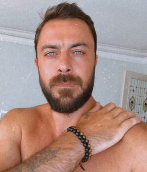 Eren Hacısalihoğlu Instagram - Yeni fotoğrafım yok, story den devam ediyorum.
