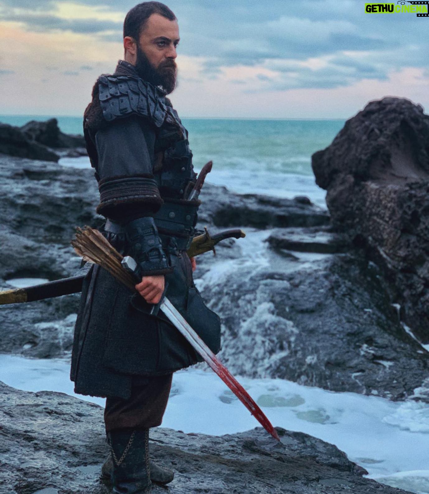 Eren Hacısalihoğlu - 3 Likes - “Ben ölünce bir elimi tabutun dışına atın. İnsanlar görsünler ki padişah olan Süleyman bu dünyadan eli boş gitmiştir.” Kanuni Sultan Süleyman 📸 : @thevurdem