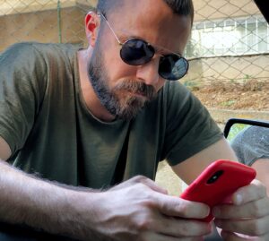 Eren Hacısalihoğlu Instagram - Yalnız geçirmediğime yemin edebilirim bu yaş günümü.. İyi ki varsınız 🙏🏻 #35