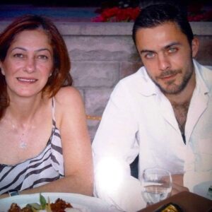 Eren Hacısalihoğlu Instagram - Yaşlandık anne. ❤️