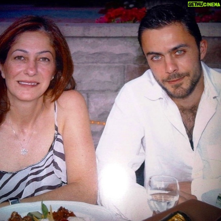 Eren Hacısalihoğlu - 3 Likes - Yaşlandık anne. ❤️