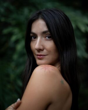 Eréndira Ibarra Instagram - The greatest aventure has been falling back in love with myself. Falling in love with the storm and appreciating the struggle has brought a peace of mind that a year ago I would have never imagined possible. Gratitude changes attitude, and all we need to do to be alive is to breathe…
#FlowThroughUntilYouBreakthrough
Sweet dreams bandita bella…
🌊🌅🌊
.
.
.
📸 by La queena @anagdeleon