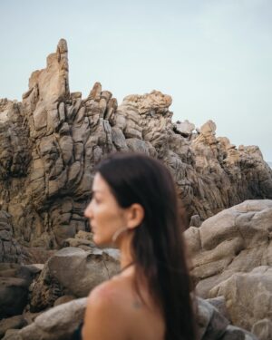 Eréndira Ibarra Instagram - Sueño con las olas que acarician mis pensamientos y me llenan de paz…
.
.
.
🌊🤍🫂✨
.
.
.
📸 @edavidm 
#Sweetdreams