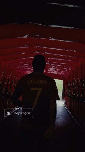 Éric Cantona Instagram - “Some think it’s the number on the back of a player’s shirt that matters...” 🤔

⏳ @SnapdragonOfficial

#MUFC #ManUtd #WeAreUnited #Cantona #Snapdragon