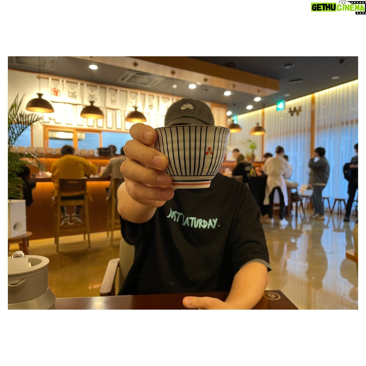 Eric Mun - 7.5K Likes - 추천받은 만돈. 깔끔하고 맛있었지만 저 비계 붙은 등심까스는 트러플오일 찍어먹는 개포동 "리애"보단 한수 아래. #돈까스 #만돈 #보다 #개포동 #리애돈까스